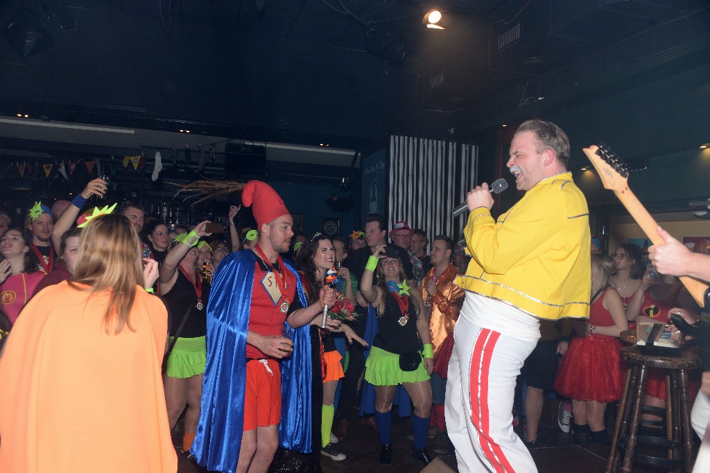 ../Images/Held op sokken feest 130.jpg